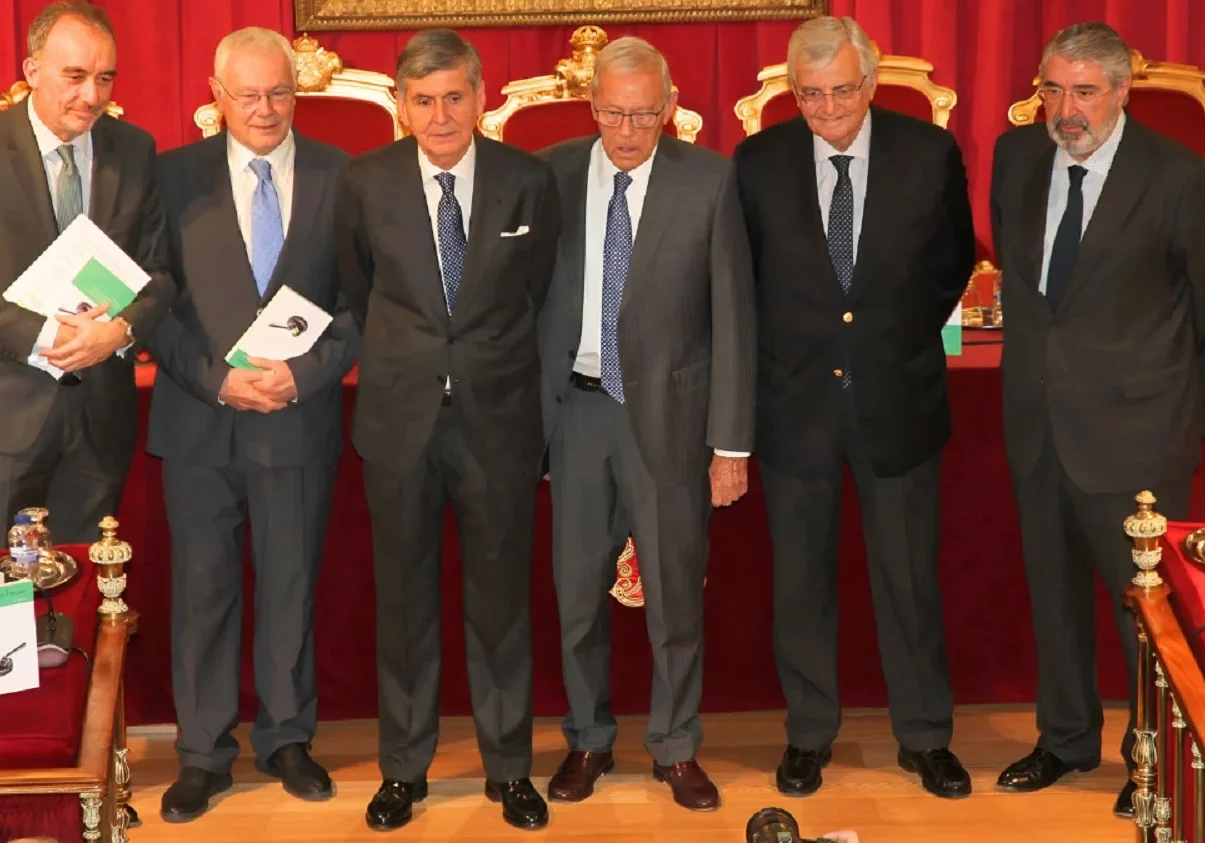 El profesor del CES Cardenal Cisneros Pedro González-Trevijano ha presentado su último libro